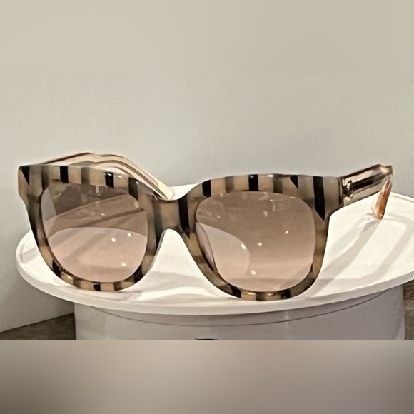 GUCCI SUNGLASSESâVERY GOOD CONDITIONâPINKISH TORTOISE SHEET COLORâSUPER NICE âď¸ - Picture 12 of 15